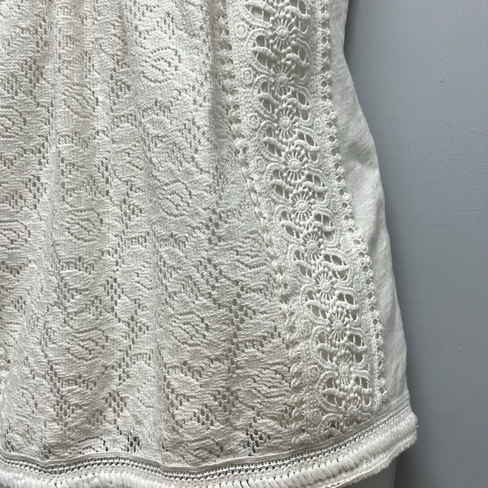 SOLD IN STORE Akemi + Kin Boho Crotchet Detailed Tank Top Size Medium - Picture 4 of 13